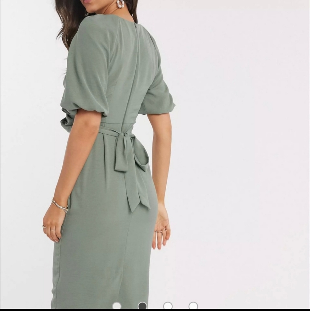 Dress - Picture 6 of 6